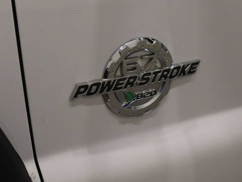 Used 2016 Ford F550 2WD Regular Cab Super Duty image 25