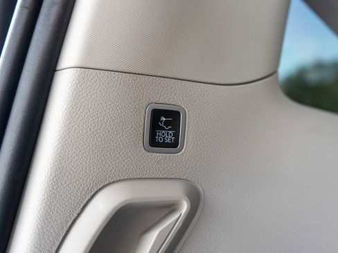 Used 2023 Jeep Wagoneer 4WD w/ Convenience Group I image 10