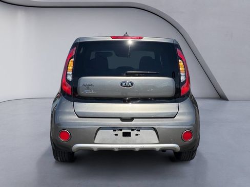 Used 2018 Kia Soul + FWD image 4