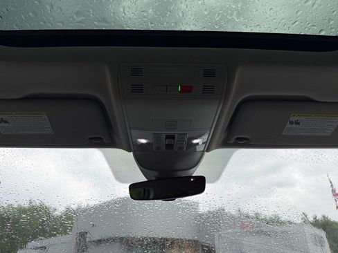 New 2026 Volkswagen Taos SE AWD/4WD image 36