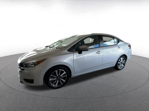 Used 2025 Nissan Versa SV image 8