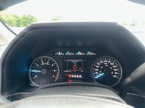 Used 2019 Ford F150 XLT w/ Equipment Group 302A Luxury AWD/4WD image 19