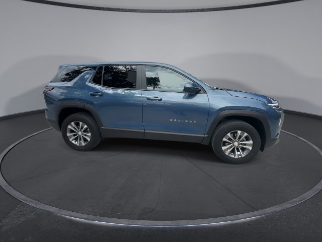 Used 2026 Chevrolet Equinox LT FWD image 9