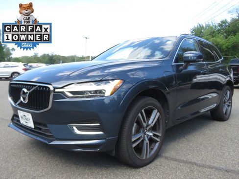 Used 2020 Volvo XC60 T8 Momentum AWD/4WD image 1