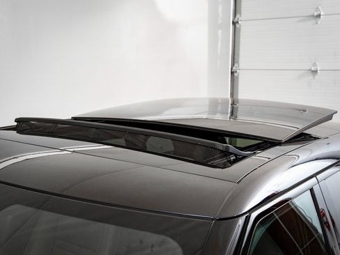 Certified 2023 Land Rover Range Rover Evoque R-Dynamic SE image 12