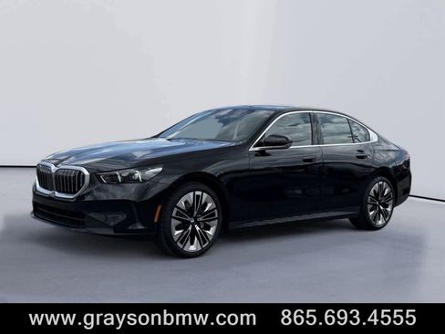 Used 2026 BMW 530i w/ Executive Package image 7