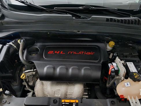 Used 2018 Jeep Renegade Limited w/ UConnect 8.4 Nav Group AWD/4WD image 16