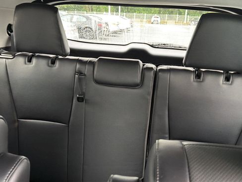 Used 2023 Toyota Highlander Limited AWD/4WD image 12