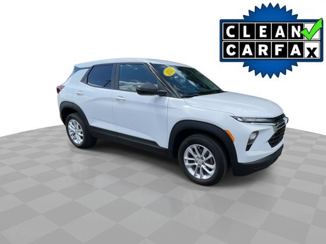 Used 2025 Chevrolet TrailBlazer LS w/ LS Convenience Package AWD/4WD image 2