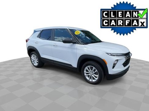 Used 2025 Chevrolet TrailBlazer LS w/ LS Convenience Package AWD/4WD image 2