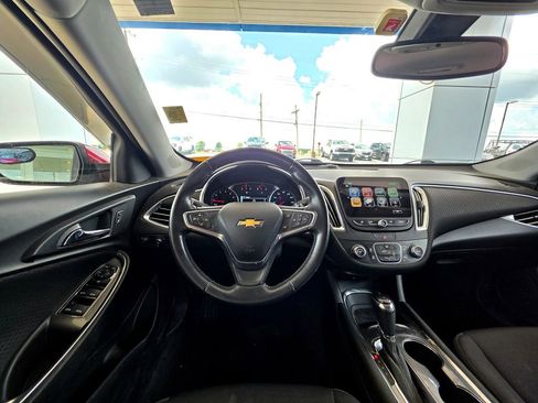 Used 2018 Chevrolet Malibu LT FWD image 11