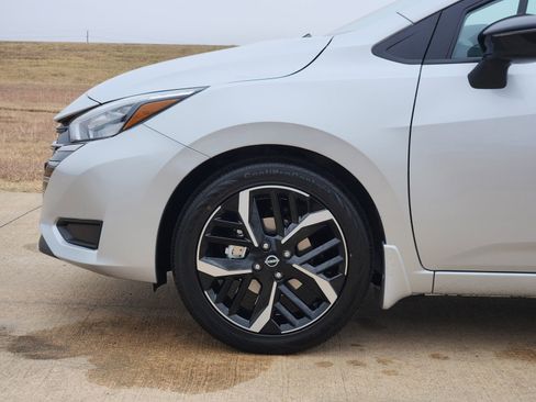 New 2025 Nissan Versa SR image 10