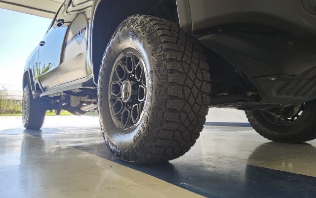 Used 2025 Chevrolet Silverado 2500 ZR2 w/ ZR2 Bison Edition AWD/4WD image 9