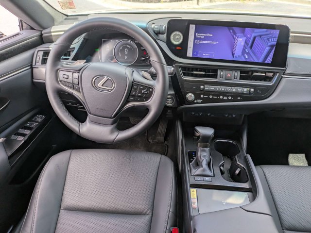 Certified 2023 Lexus ES 300h w/ Premium Package FWD image 15