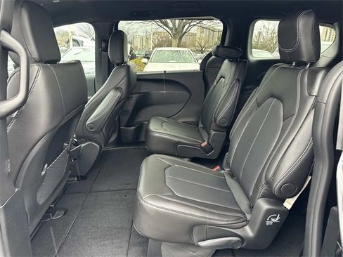 New 2026 Chrysler Voyager LX image 10