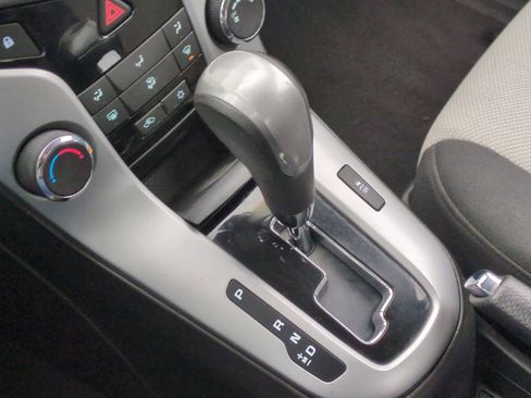 Used 2011 Chevrolet Cruze LS image 30