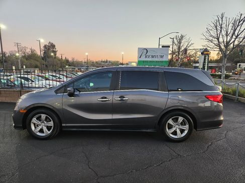 Used 2018 Honda Odyssey EX image 3