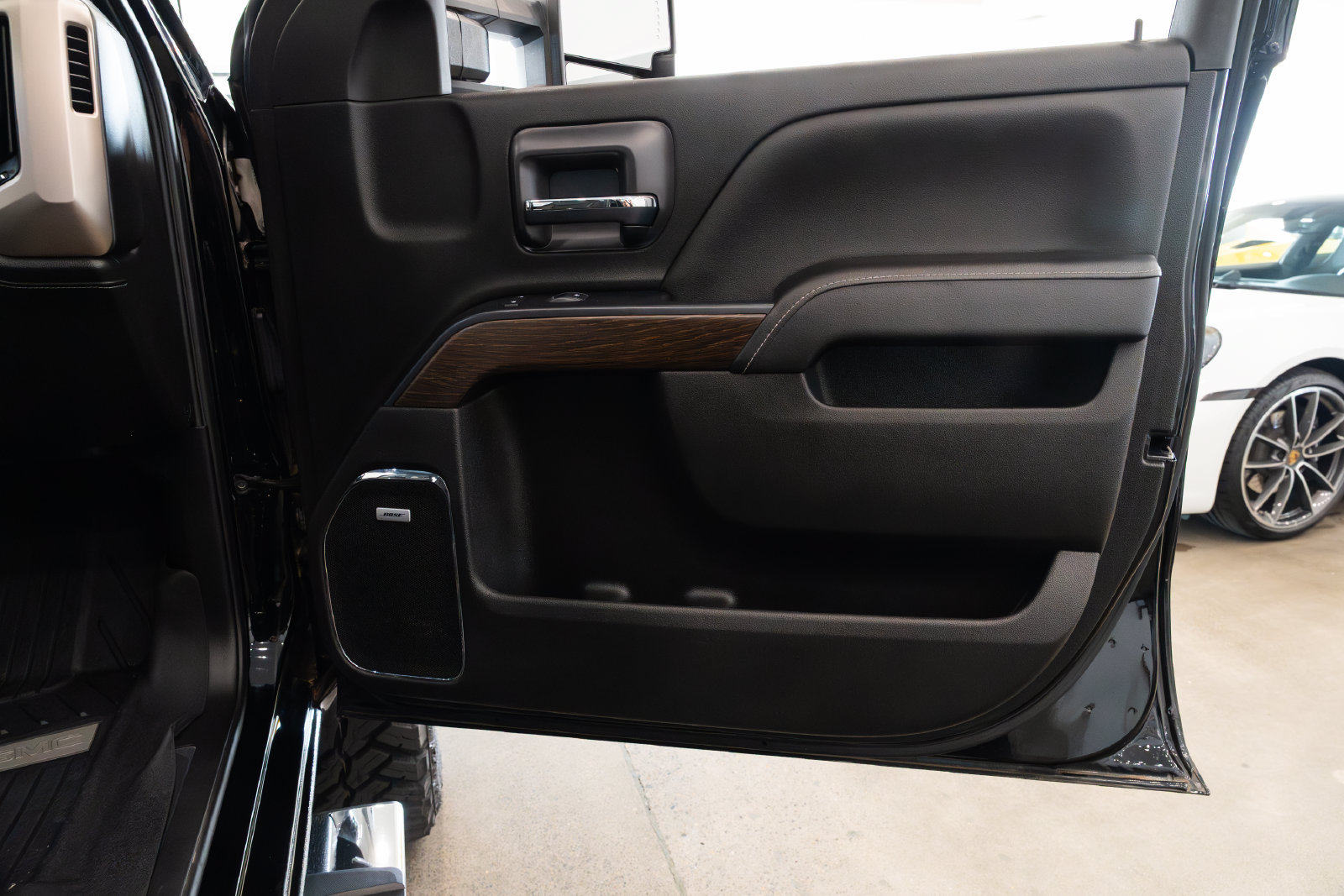 Used 2018 GMC Sierra 3500 Denali w/ Duramax Plus Package AWD/4WD image 24