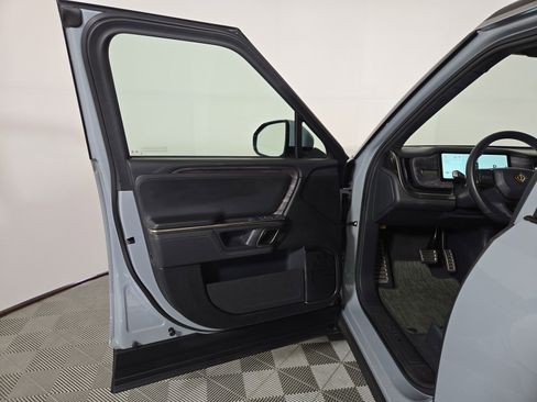 Used 2022 Rivian R1S Launch Edition AWD/4WD image 16