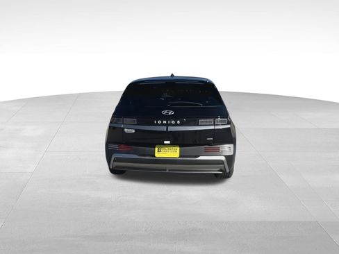 Used 2025 Hyundai Ioniq 5 SE image 2