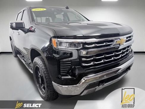 Used 2023 Chevrolet Silverado 1500 LTZ w/ LTZ Convenience Package II AWD/4WD image 4