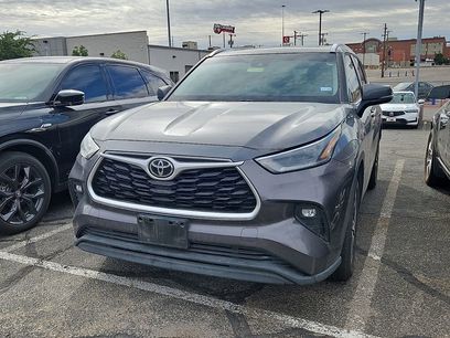 Used 2021 Toyota Highlander XLE