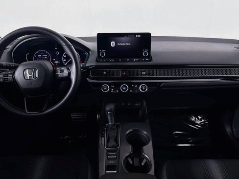 Used 2025 Honda Civic Sport image 5