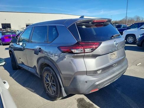 Used 2021 Nissan Rogue S image 2