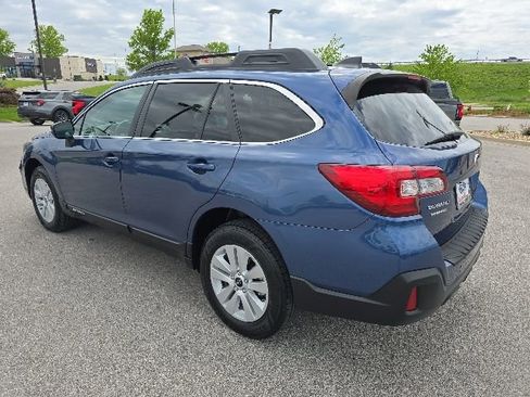 Used 2019 Subaru Outback 2.5i Premium AWD/4WD image 3