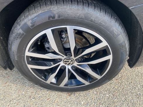 Used 2025 Volkswagen Jetta SE image 30