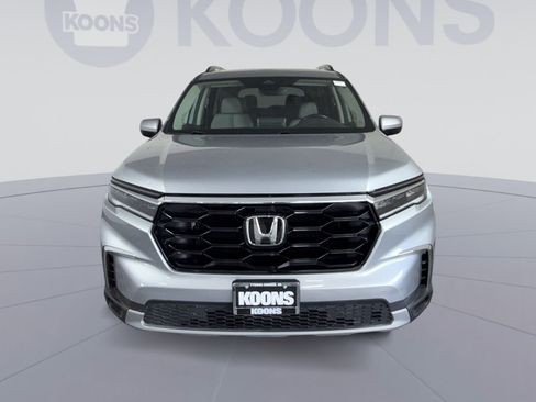 Used 2023 Honda Pilot Touring image 11