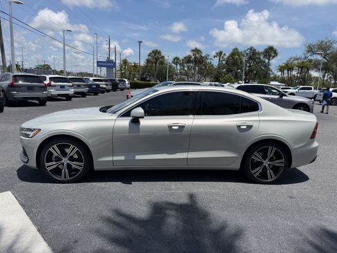 Used 2022 Volvo S60 B5 Inscription w/ Advanced Package AWD/4WD image 6