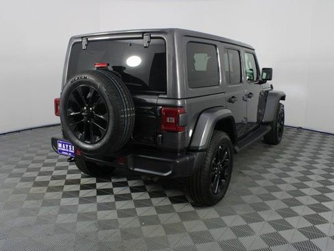 Used 2025 Jeep Wrangler Unlimited Sahara image 23