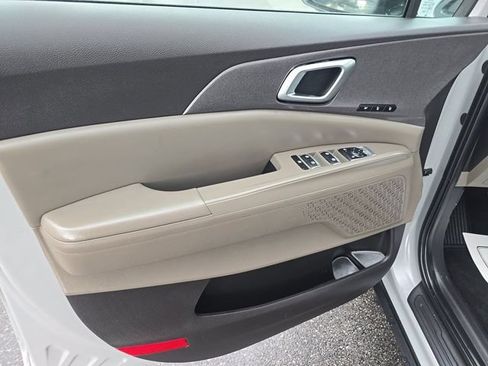 Used 2026 Kia Carnival EX FWD image 7