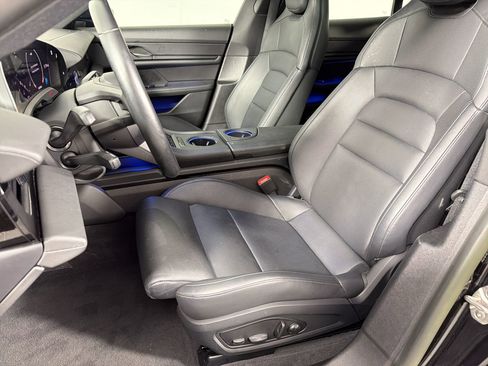 Certified 2023 Porsche Taycan w/ Premium Package RWD image 5