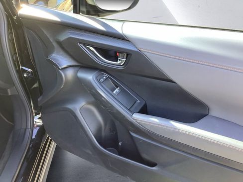 Certified 2025 Subaru Crosstrek 2.5i Limited w/ Crosstrek Mirror Package image 15