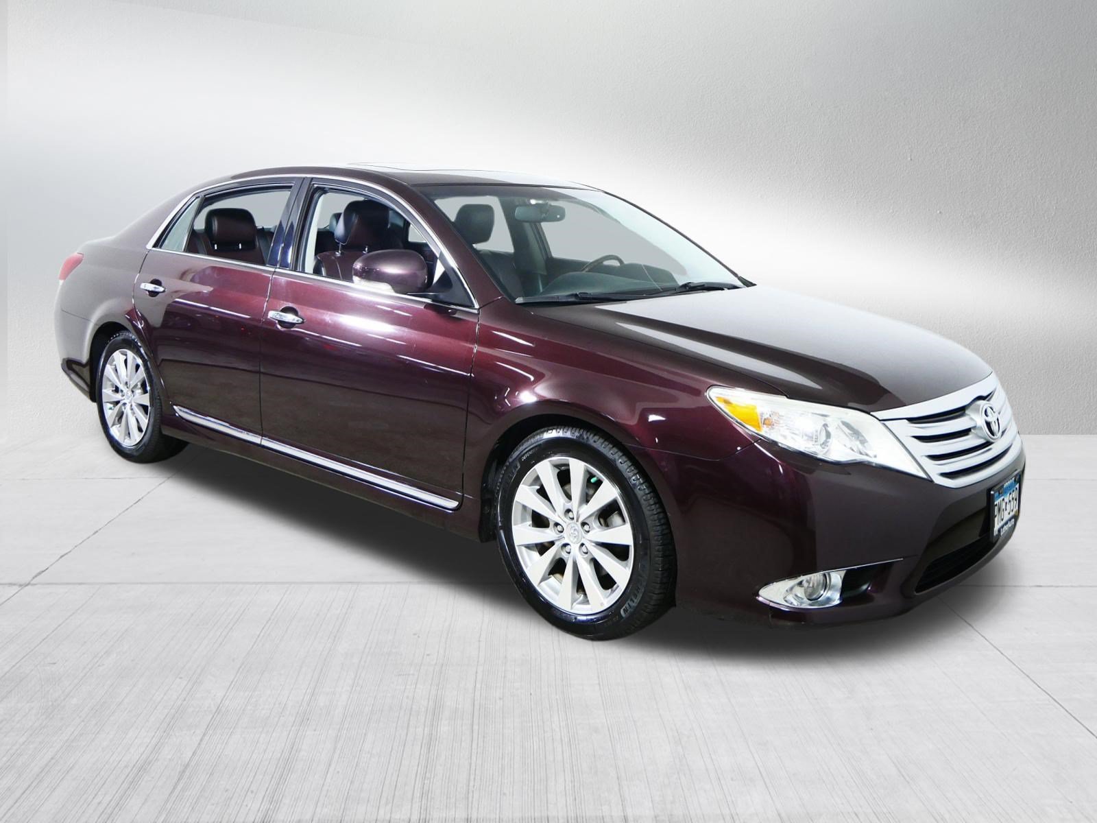 Used 2011 Toyota Avalon Limited FWD image 1