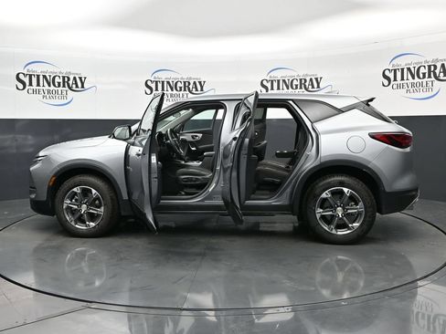 Used 2025 Chevrolet Blazer LT FWD image 37