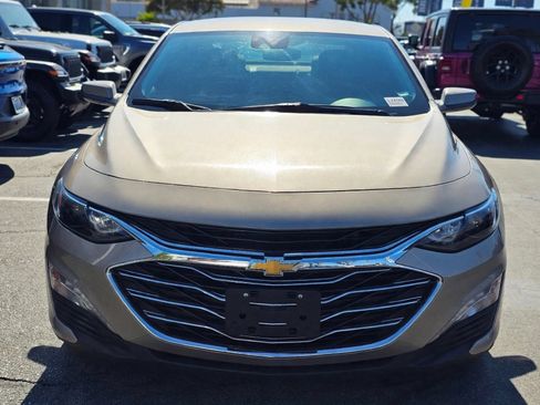 Used 2023 Chevrolet Malibu LT FWD image 2