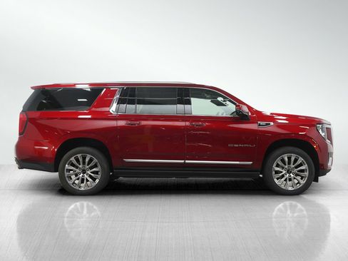 Used 2024 GMC Yukon XL Denali w/ Denali Reserve Package AWD/4WD image 6