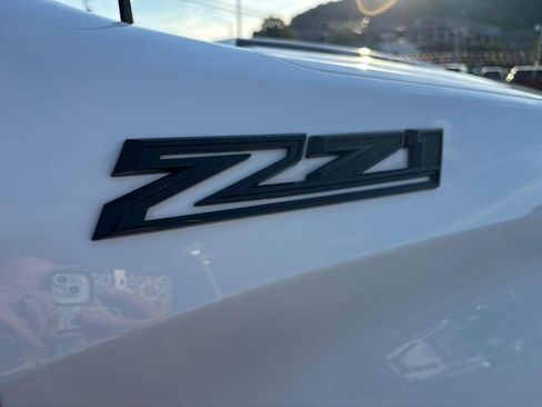 Used 2025 Chevrolet Silverado 1500 Custom Trail Boss w/ Turbomax Blackout Package AWD/4WD image 37
