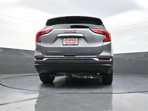 Used 2021 GMC Terrain SLT image 32