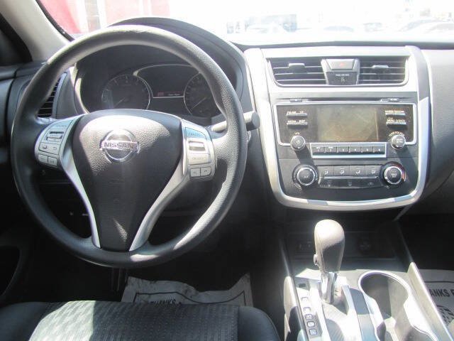 Used 2017 Nissan Altima 2.5 S w/ Power Driver Seat Package FWD image 18
