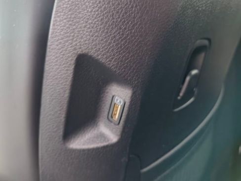 Certified 2024 Kia Carnival LX image 28