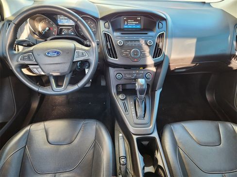 Used 2016 Ford Focus SE w/ Equipment Group 201A image 10