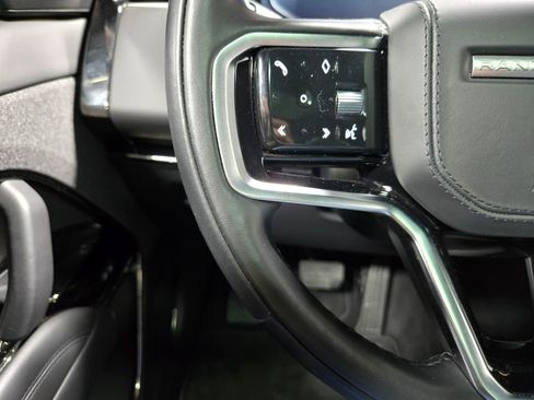 Used 2025 Land Rover Range Rover Sport SE image 15