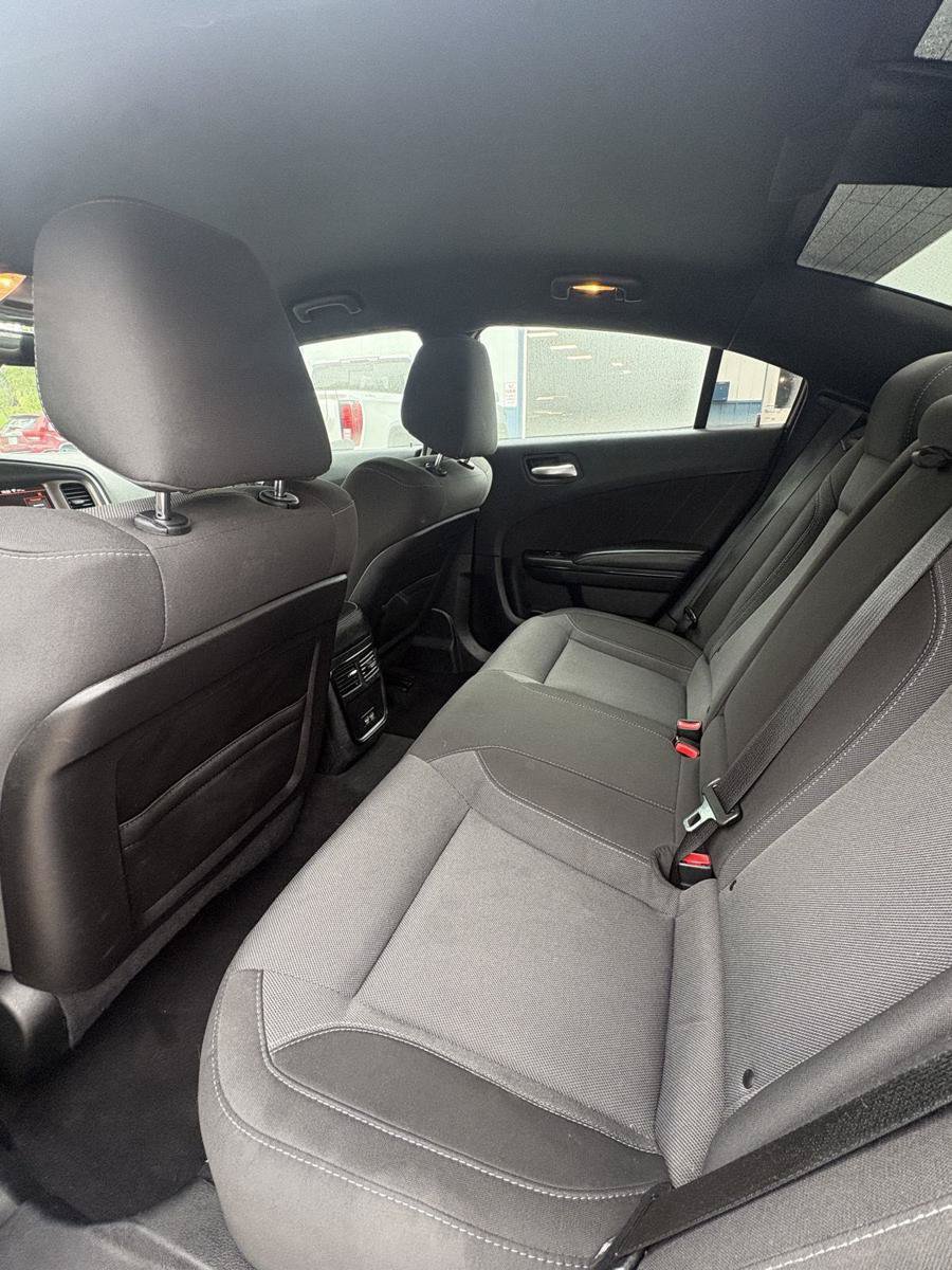 Used 2019 Dodge Charger SXT w/ Blacktop Package AWD/4WD image 8