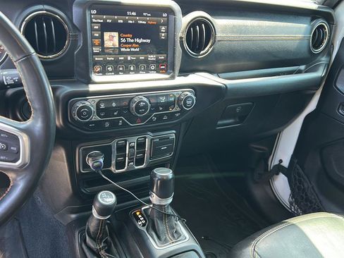 Used 2021 Jeep Gladiator Overland AWD/4WD image 8