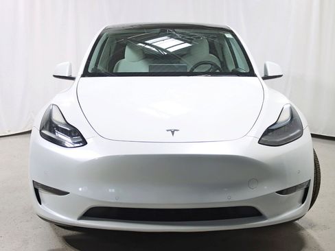 Used 2022 Tesla Model Y Performance image 8