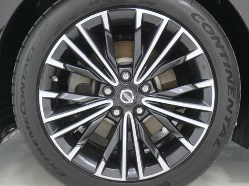 Used 2016 Nissan Maxima Platinum w/ Interior Lighting Package image 29